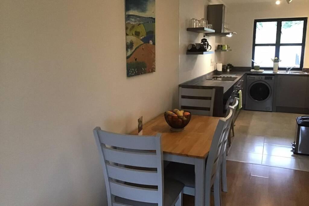 Waterfront Apartment Completely Refurbished Westport Exterior photo